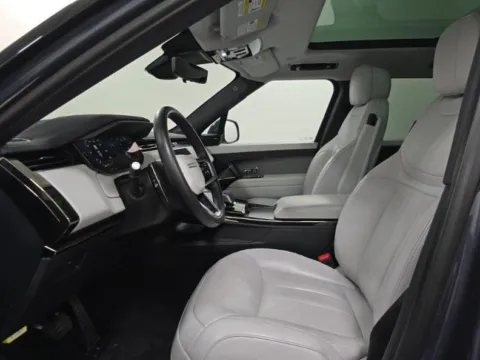 More photos of 2024 Land Rover Range Rover Sport SE at Maserati Alfa Romeo of Naperville, IL