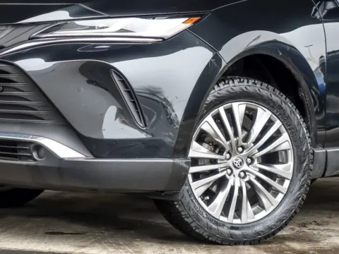 Another view of 2022 Toyota Venza XLE for sale in Naperville, IL at Maserati Alfa Romeo of Naperville