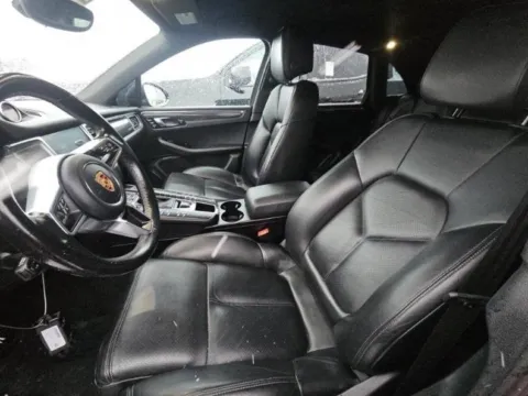 More photos of 2018 Porsche Macan at Maserati Alfa Romeo of Naperville, IL