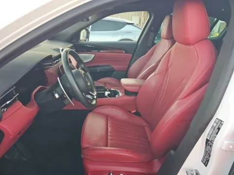 More photos of 2023 Maserati Grecale Modena at Maserati Alfa Romeo of Naperville, IL