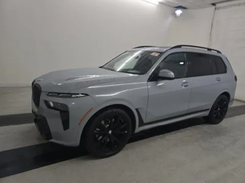 Gray 2023 BMW X7 xDrive40i for sale in Naperville, IL