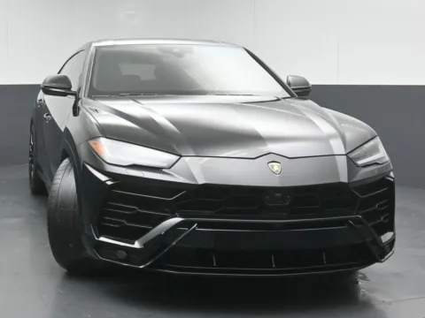 Photos of 2021 Lamborghini Urus Pearl Capsule for sale in Naperville, IL at Maserati Alfa Romeo of Naperville