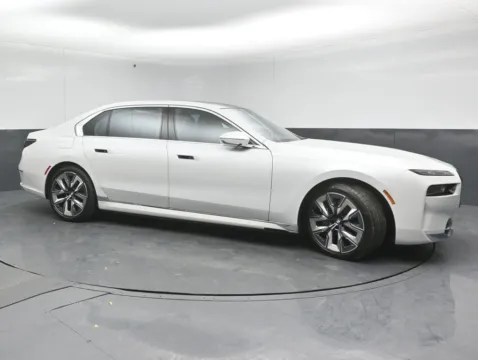 More photos of 2023 BMW i7 xDrive60 at Maserati Alfa Romeo of Naperville, IL