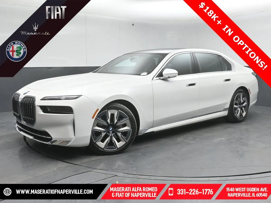 White 2023 BMW i7 xDrive60 for sale in Naperville, IL