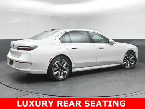 More photos of 2023 BMW i7 xDrive60 at Maserati Alfa Romeo of Naperville, IL