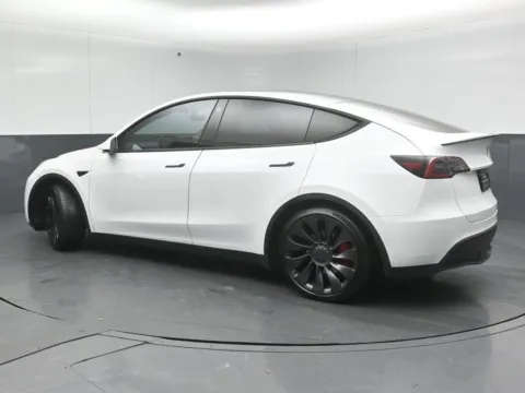 More photos of 2022 Tesla Model Y Performance at Maserati Alfa Romeo of Naperville, IL