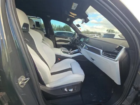 More photos of 2021 BMW X5 M at Maserati Alfa Romeo of Naperville, IL