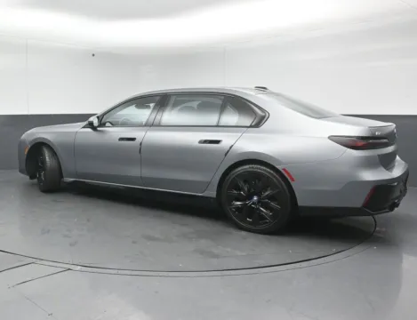More photos of 2023 BMW i7 xDrive60 at Maserati Alfa Romeo of Naperville, IL