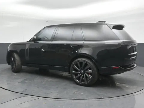 More photos of 2025 Land Rover Range Rover SV at Maserati Alfa Romeo of Naperville, IL
