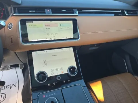 More photos of 2020 Land Rover Range Rover Velar HSE R-Dynamic at Maserati Alfa Romeo of Naperville, IL