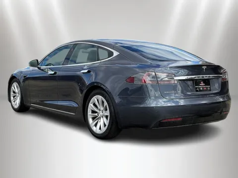 More photos of 2016 Tesla Model S 60 at Maserati Alfa Romeo of Naperville, IL