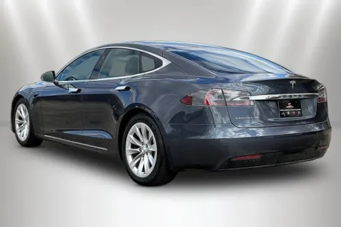 More photos of 2016 Tesla Model S 60 at Maserati Alfa Romeo of Naperville, IL