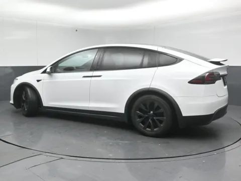 More photos of 2022 Tesla Model X at Maserati Alfa Romeo of Naperville, IL