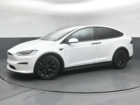 More photos of 2022 Tesla Model X at Maserati Alfa Romeo of Naperville, IL