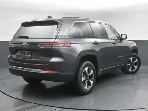 More photos of 2022 Jeep Grand Cherokee 4xe at Maserati Alfa Romeo of Naperville, IL