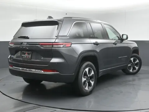 More photos of 2022 Jeep Grand Cherokee 4xe at Maserati Alfa Romeo of Naperville, IL