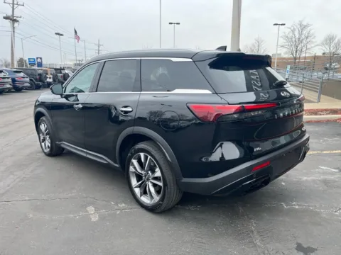 More photos of 2023 INFINITI QX60 LUXE at Maserati Alfa Romeo of Naperville, IL