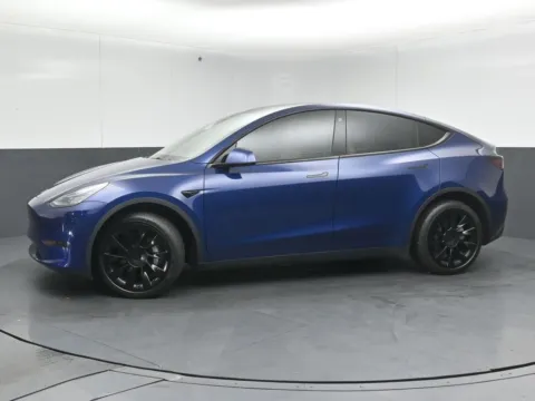 More photos of 2022 Tesla Model Y Long Range at Maserati Alfa Romeo of Naperville, IL
