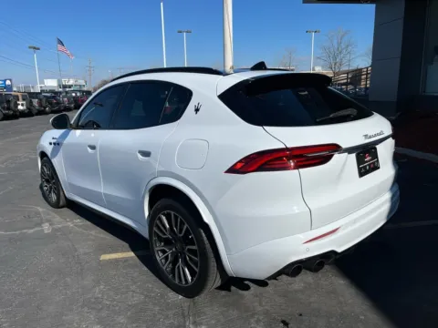 More photos of 2023 Maserati Grecale Modena at Maserati Alfa Romeo of Naperville, IL