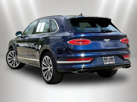 More photos of 2021 Bentley Bentayga V8 at Maserati Alfa Romeo of Naperville, IL