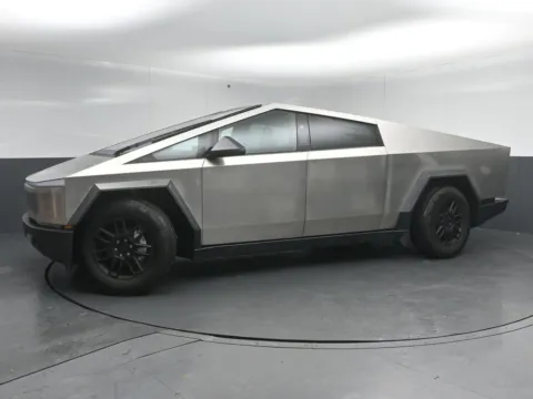 More photos of 2024 Tesla Cybertruck at Maserati Alfa Romeo of Naperville, IL