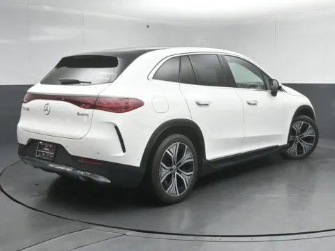More photos of 2023 Mercedes-Benz EQE 350 SUV at Maserati Alfa Romeo of Naperville, IL
