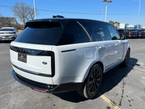 Another view of 2023 Land Rover Range Rover SE for sale in Naperville, IL at Maserati Alfa Romeo of Naperville