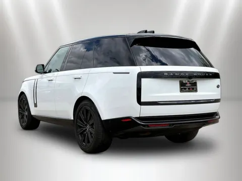 More photos of 2023 Land Rover Range Rover SE at Maserati Alfa Romeo of Naperville, IL