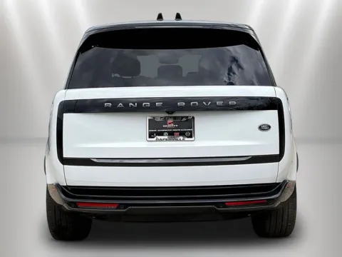 More photos of 2023 Land Rover Range Rover SE at Maserati Alfa Romeo of Naperville, IL