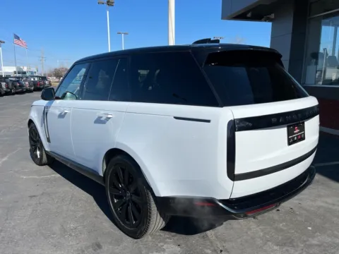 More photos of 2023 Land Rover Range Rover SE at Maserati Alfa Romeo of Naperville, IL