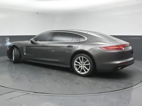 More photos of 2018 Porsche Panamera 4S Executive at Maserati Alfa Romeo of Naperville, IL