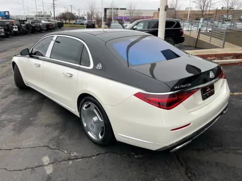 More photos of 2022 Mercedes-Benz S-Class Maybach S 580 at Maserati Alfa Romeo of Naperville, IL