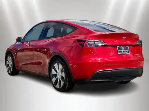 More photos of 2021 Tesla Model Y Long Range at Maserati Alfa Romeo of Naperville, IL