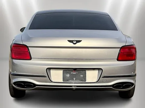 More photos of 2022 Bentley Flying Spur V8 at Maserati Alfa Romeo of Naperville, IL
