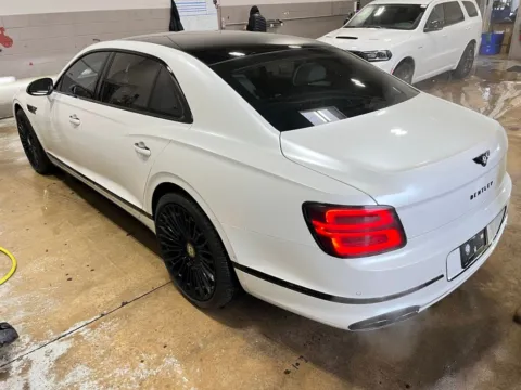 More photos of 2022 Bentley Flying Spur V8 at Maserati Alfa Romeo of Naperville, IL