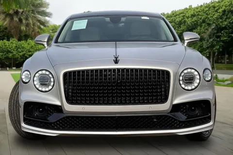 Photos of 2022 Bentley Flying Spur V8 for sale in Naperville, IL at Maserati Alfa Romeo of Naperville