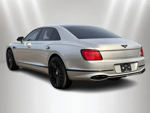 More photos of 2022 Bentley Flying Spur V8 at Maserati Alfa Romeo of Naperville, IL