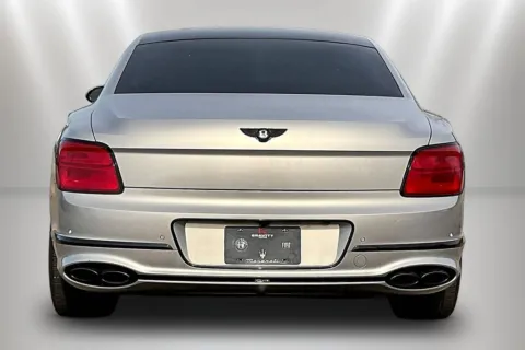 More photos of 2022 Bentley Flying Spur V8 at Maserati Alfa Romeo of Naperville, IL