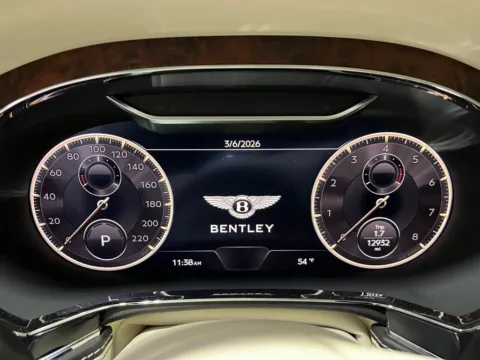 More photos of 2022 Bentley Flying Spur V8 at Maserati Alfa Romeo of Naperville, IL