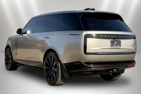 More photos of 2023 Land Rover Range Rover Autobiography at Maserati Alfa Romeo of Naperville, IL