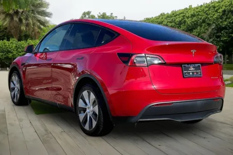 More photos of 2021 Tesla Model Y Long Range at Maserati Alfa Romeo of Naperville, IL