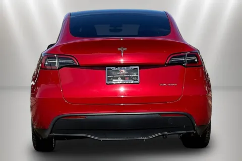 More photos of 2021 Tesla Model Y Long Range at Maserati Alfa Romeo of Naperville, IL