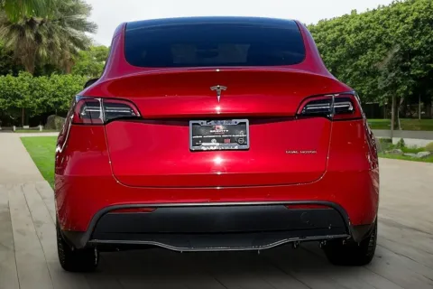 More photos of 2021 Tesla Model Y Long Range at Maserati Alfa Romeo of Naperville, IL