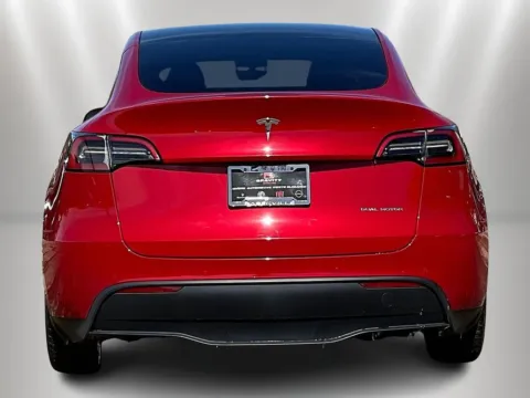 More photos of 2021 Tesla Model Y Long Range at Maserati Alfa Romeo of Naperville, IL