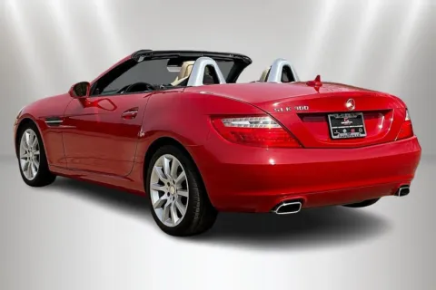 More photos of 2016 Mercedes-Benz SLK 300 at Maserati Alfa Romeo of Naperville, IL