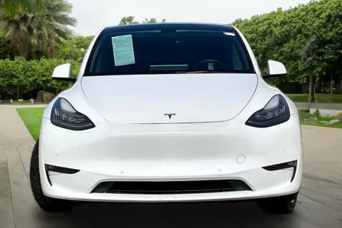 Photos of 2021 Tesla Model Y Long Range for sale in Naperville, IL at Maserati Alfa Romeo of Naperville