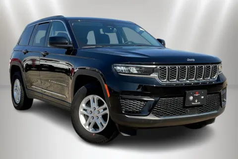 Another view of 2023 Jeep Grand Cherokee Laredo for sale in Naperville, IL at Maserati Alfa Romeo of Naperville