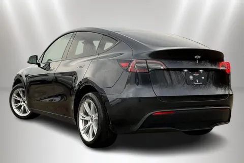 More photos of 2024 Tesla Model Y Standard Range at Maserati Alfa Romeo of Naperville, IL