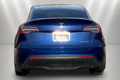More photos of 2021 Tesla Model Y Long Range at Maserati Alfa Romeo of Naperville, IL