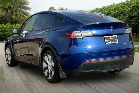 More photos of 2021 Tesla Model Y Long Range at Maserati Alfa Romeo of Naperville, IL